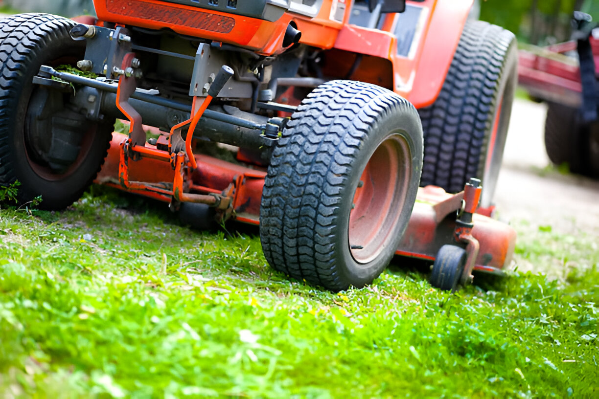 Choosing the Perfect Lawn Tractor Tires